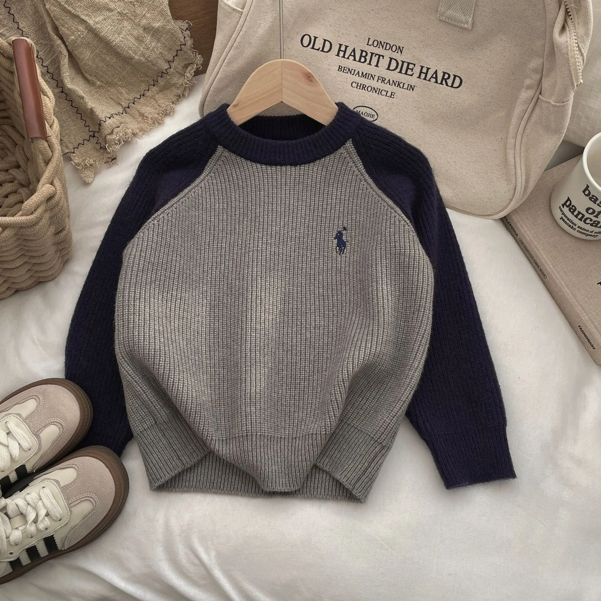 2024 autumn and winter new children's knitted sweaters boys and girls color matching crew neck sweater Korean version thickened pullover sweater tide