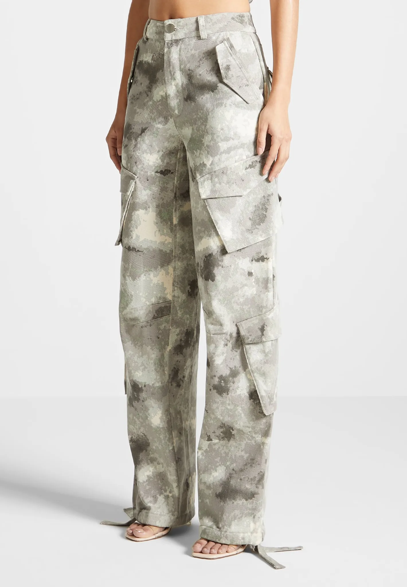 High Waisted Camo Cargo Pants - Grey