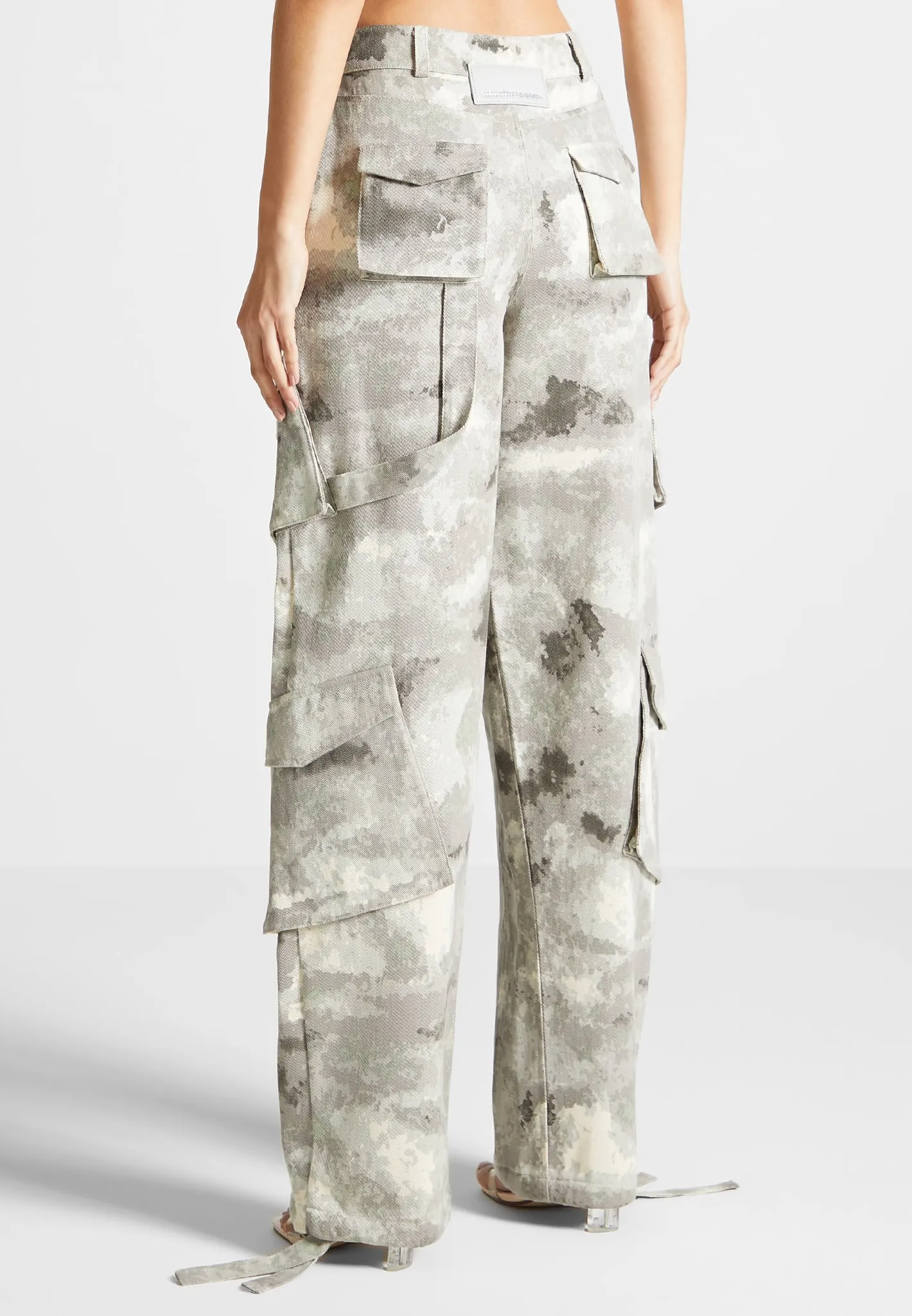 High Waisted Camo Cargo Pants - Grey