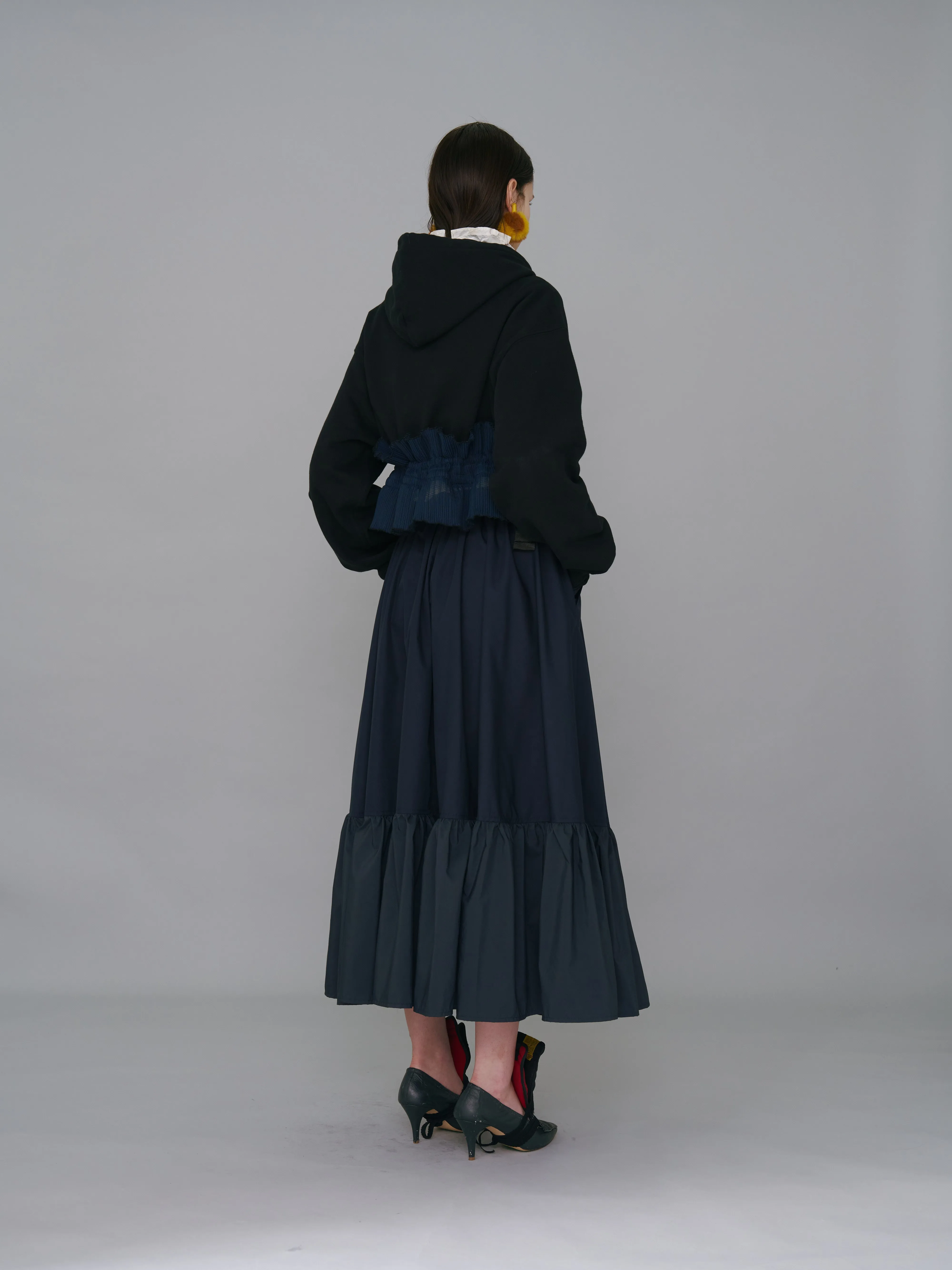 NON TOKYO / PLEATS FRILL SHORT PARKA (BLACK)