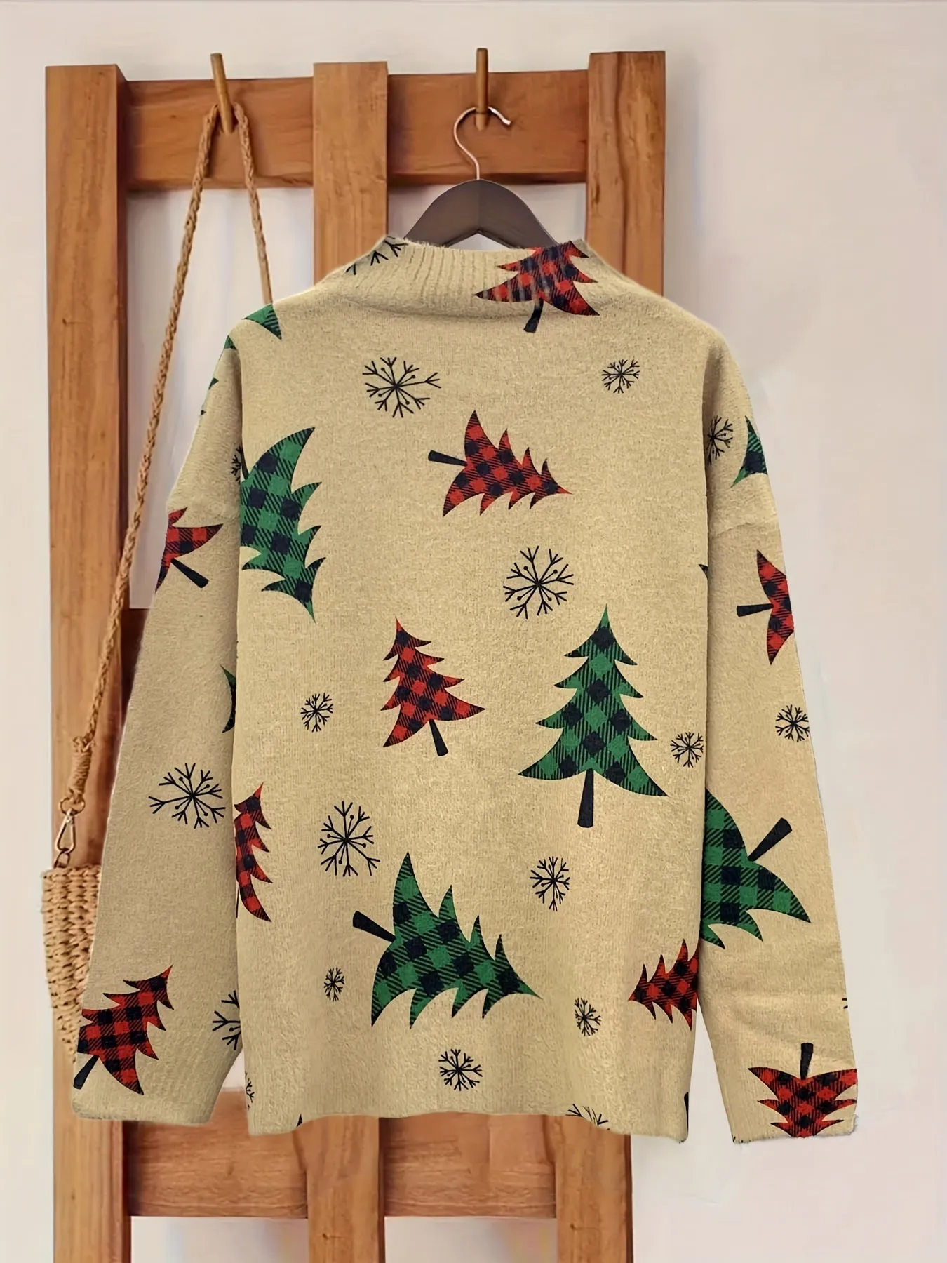 Plus Size Christmas Print Crew Neck Sweater, Casual Long Sleeve Sweater For Fall & Winter, Women's Plus Size Clothing