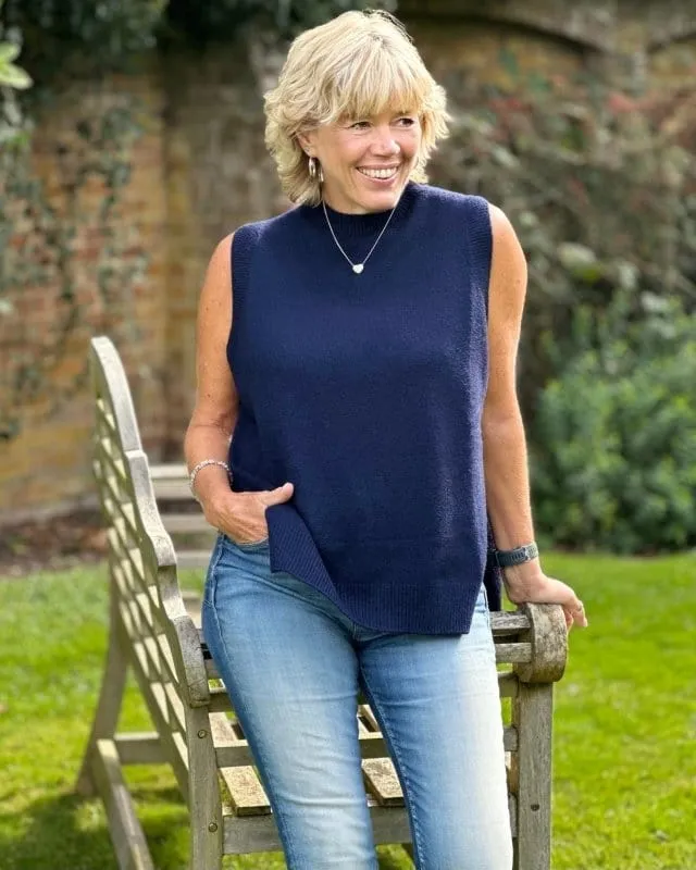 Round Neck Sleeveless Jumper - Navy