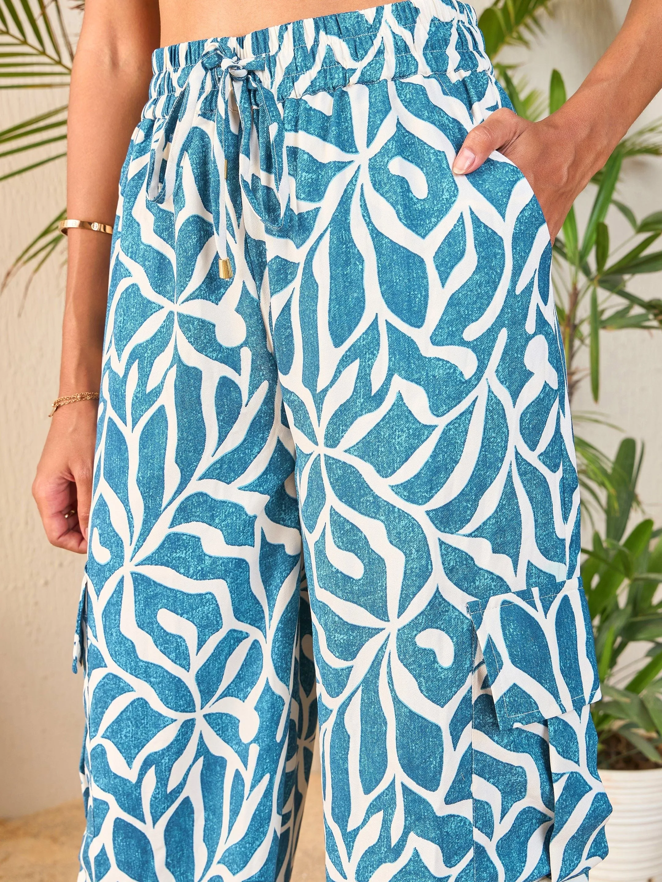 Women Teal Abstract Print Shirt With Cargo Pants